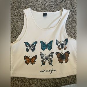 4 crop tops all size small and 1 extra small